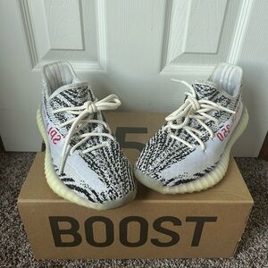 Yeezy 350 zebra slides size 7